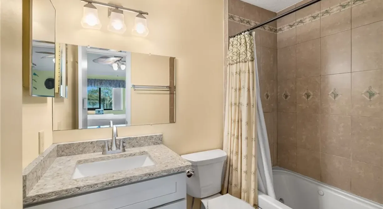 5720-Pelican-Pointe-Unit-3-Bathroom-2